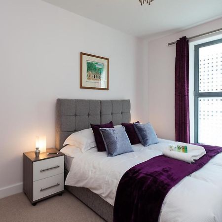 Self-Contained Town Centre One Bedroom Apartments By Helmswood Serviced Apartments Redhill  Ngoại thất bức ảnh