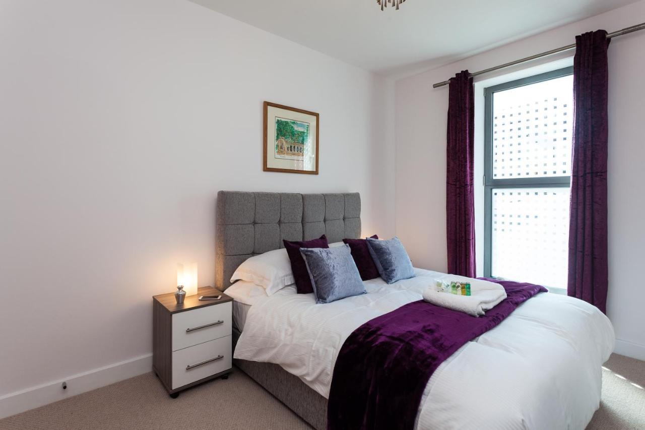 Self-Contained Town Centre One Bedroom Apartments By Helmswood Serviced Apartments Redhill  Ngoại thất bức ảnh