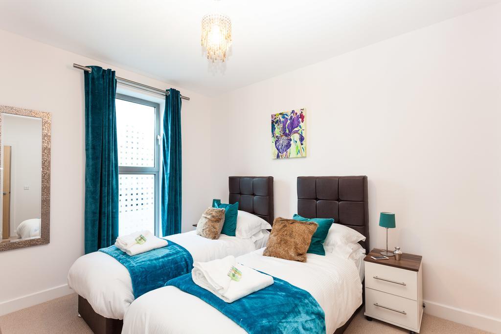 Self-Contained Town Centre One Bedroom Apartments By Helmswood Serviced Apartments Redhill  Ngoại thất bức ảnh