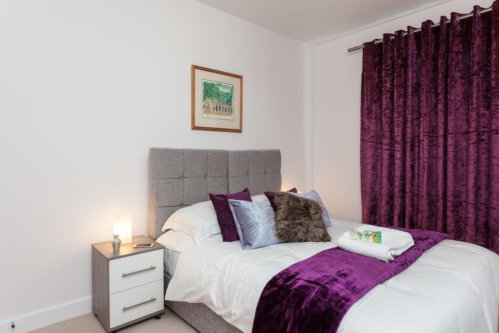 Self-Contained Town Centre One Bedroom Apartments By Helmswood Serviced Apartments Redhill  Ngoại thất bức ảnh