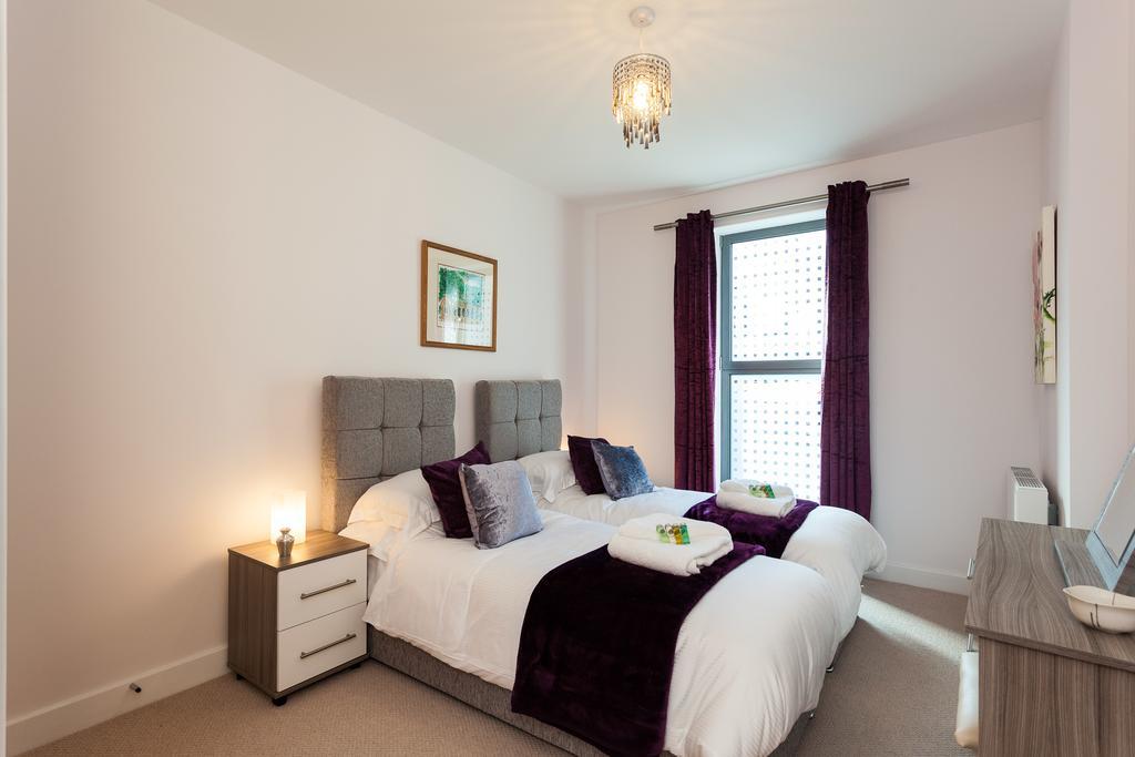 Self-Contained Town Centre One Bedroom Apartments By Helmswood Serviced Apartments Redhill  Ngoại thất bức ảnh