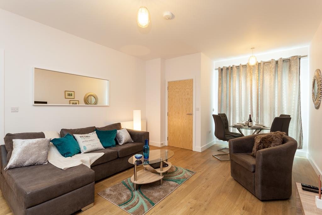 Self-Contained Town Centre One Bedroom Apartments By Helmswood Serviced Apartments Redhill  Ngoại thất bức ảnh